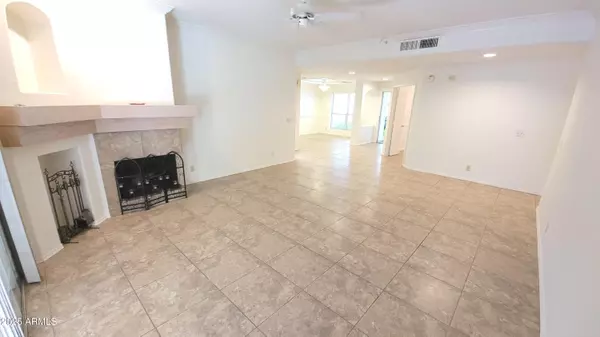 Tempe, AZ 85283,5200 S LAKESHORE Drive #119