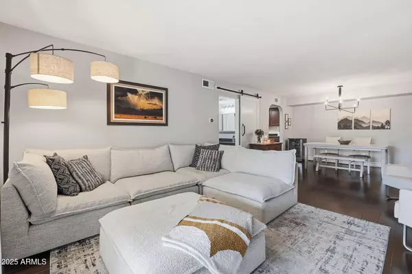 Phoenix, AZ 85018,3825 E CAMELBACK Road #230