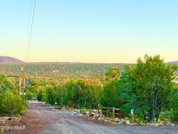 Vernon, AZ 85940,6 N3086 1.15 Acres -- #-