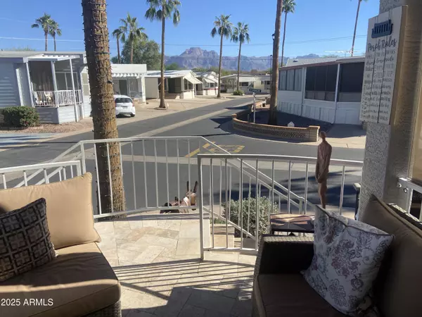 Apache Junction, AZ 85119,1279 S SIOUX Drive