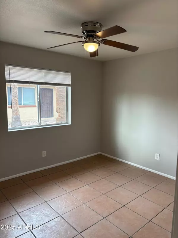 Tempe, AZ 85281,909 S Priest Drive #10