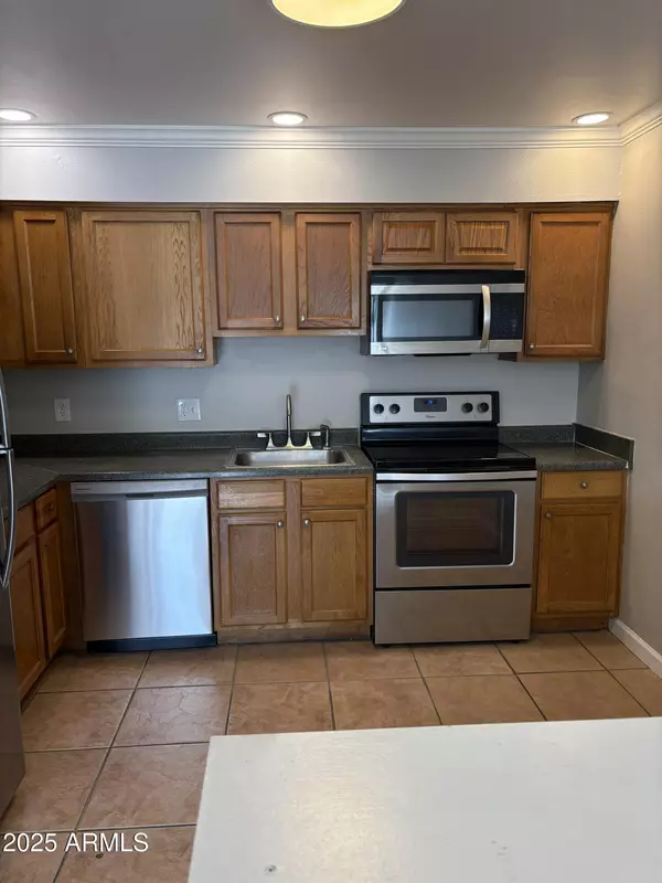 909 S Priest Drive #10, Tempe, AZ 85281