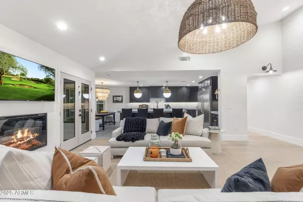 Scottsdale, AZ 85258,8014 E Del Tesoro Drive