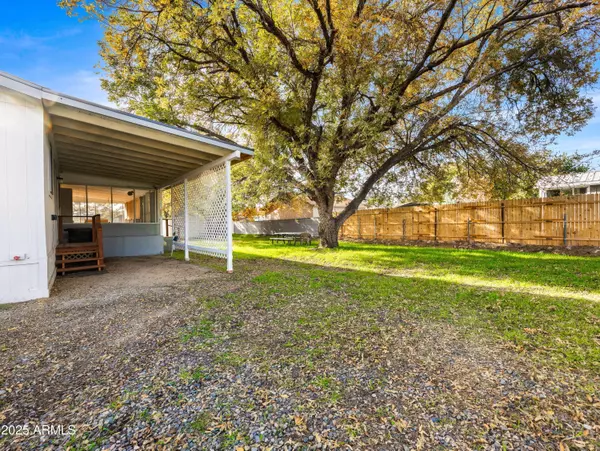 Peeples Valley, AZ 86332,18278 S Henley Avenue