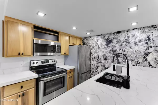 Phoenix, AZ 85016,2228 E CAMPBELL Avenue #205