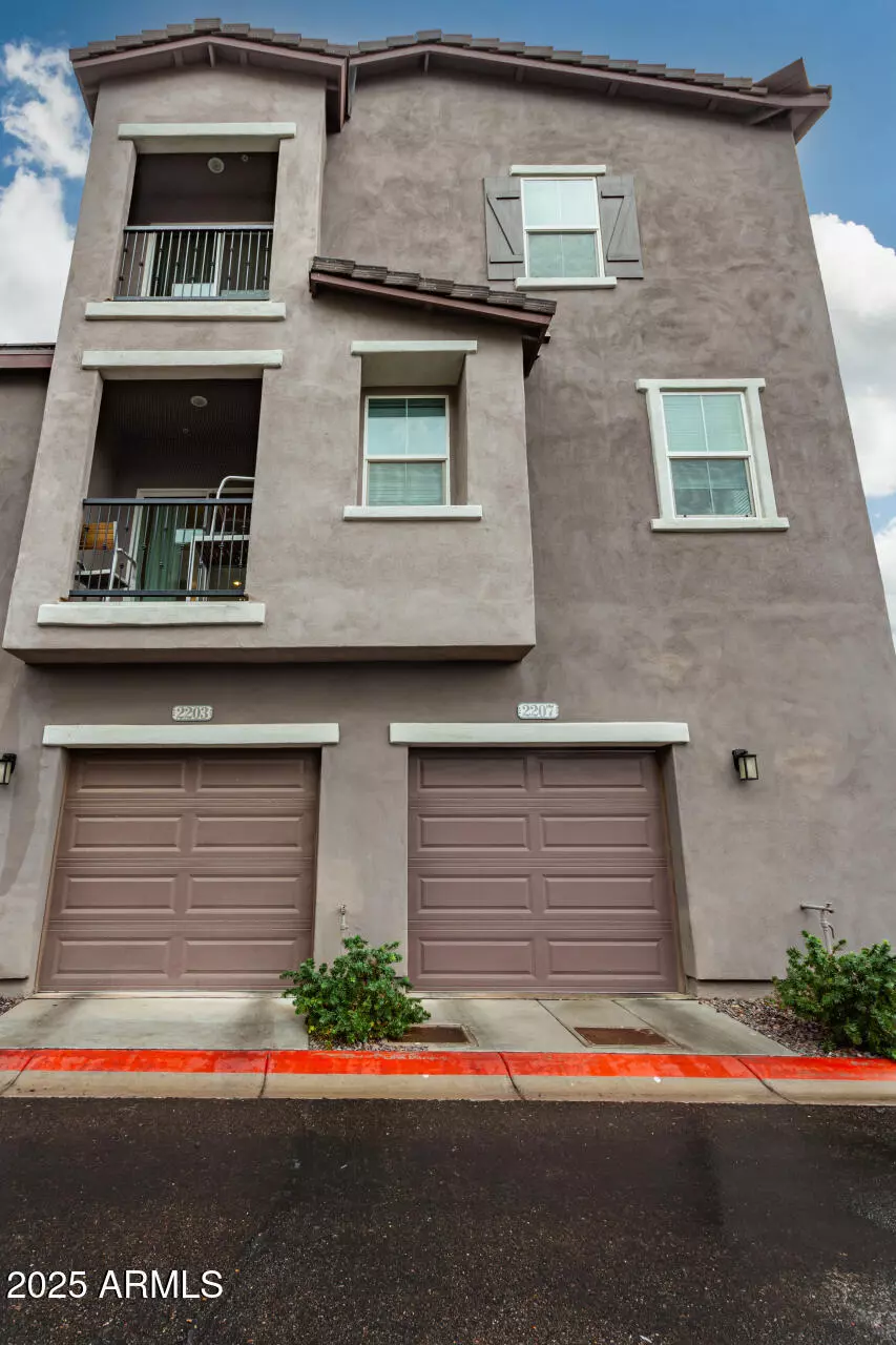 Phoenix, AZ 85040,2207 E HIDALGO Avenue