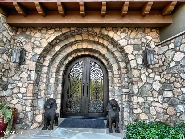 Sedona, AZ 86336,45 GARNET HILL Drive