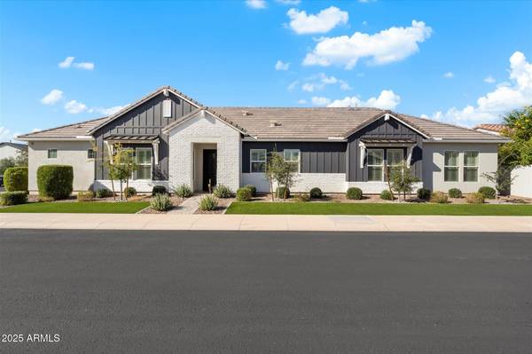 17146 W MOUNTAINAIR Street, Surprise, AZ 85388