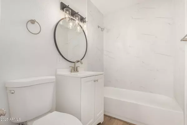 Phoenix, AZ 85020,338 E VOGEL Avenue