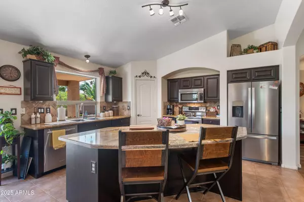 San Tan Valley, AZ 85143,709 E SADDLE WAY Way