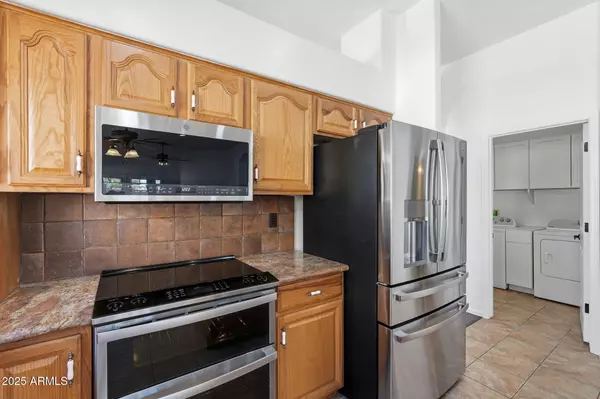 Phoenix, AZ 85024,18638 N 16TH Place