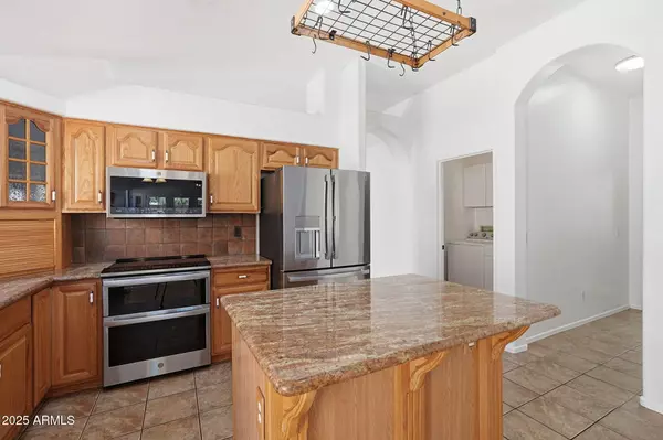 Phoenix, AZ 85024,18638 N 16TH Place