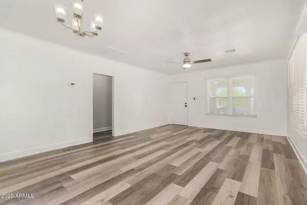 Mesa, AZ 85204,423 E Crescent Avenue