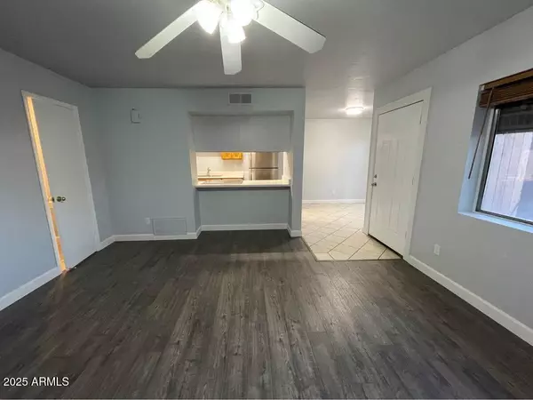 Mesa, AZ 85201,1455 N ALMA SCHOOL Road #11