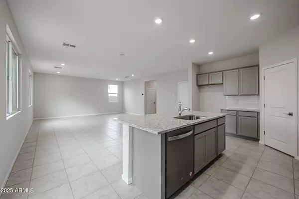 Apache Junction, AZ 85119,2623 E BOULDER Avenue