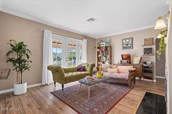 Phoenix, AZ 85009,1910 W Holly Street