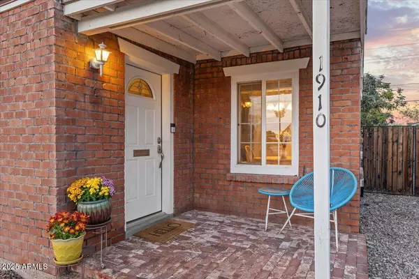 Phoenix, AZ 85009,1910 W Holly Street