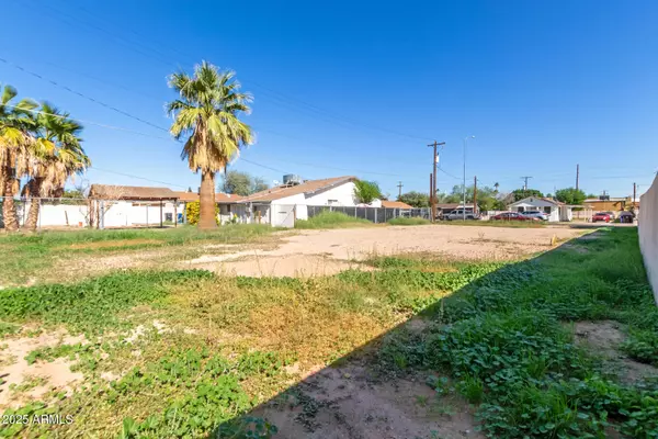 Mesa, AZ 85203,62 N PARSELL -- N #22