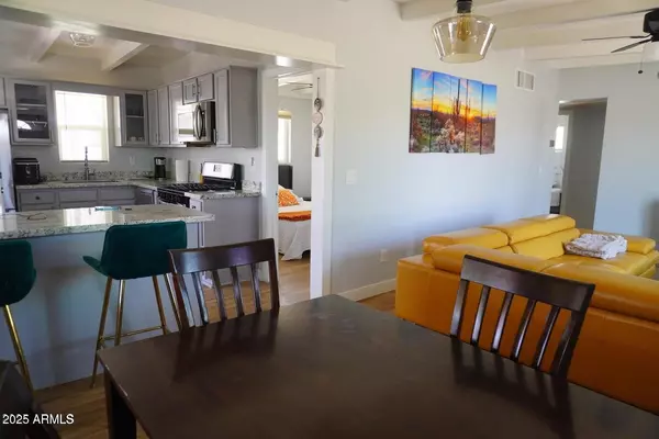 Phoenix, AZ 85009,2205 W CAMBRIDGE Avenue