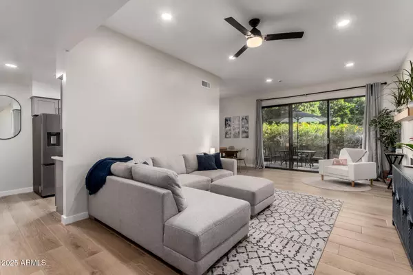 1207 E NORTHSHORE Drive #136, Tempe, AZ 85283