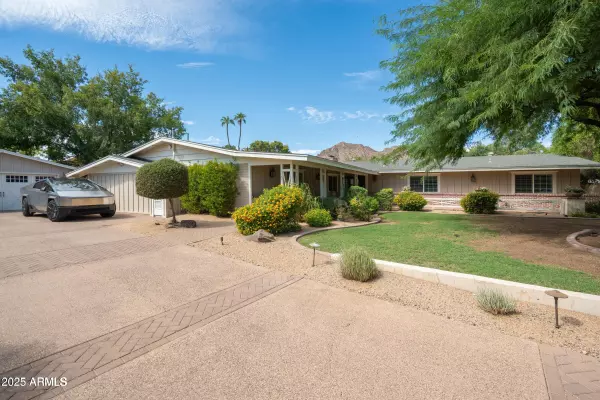 Scottsdale, AZ 85251,6002 E CALLE ROSA --