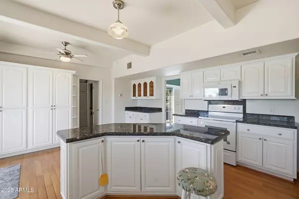 Phoenix, AZ 85016,2131 E BETHANY HOME Road