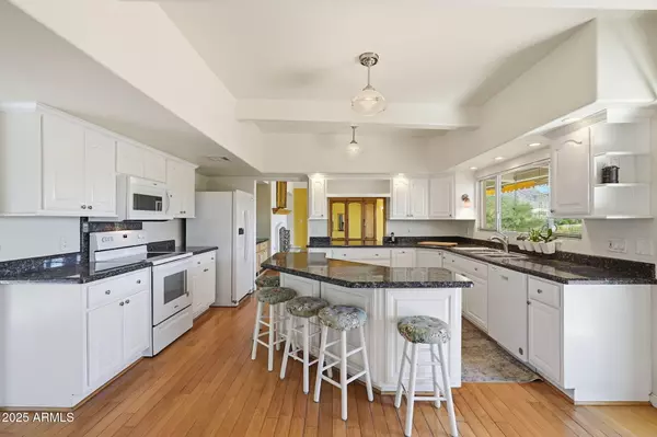 Phoenix, AZ 85016,2131 E BETHANY HOME Road