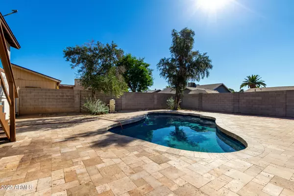 Phoenix, AZ 85033,7613 W FLOWER Street