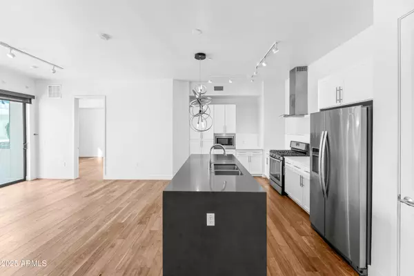 Phoenix, AZ 85012,3131 N CENTRAL Avenue #3002