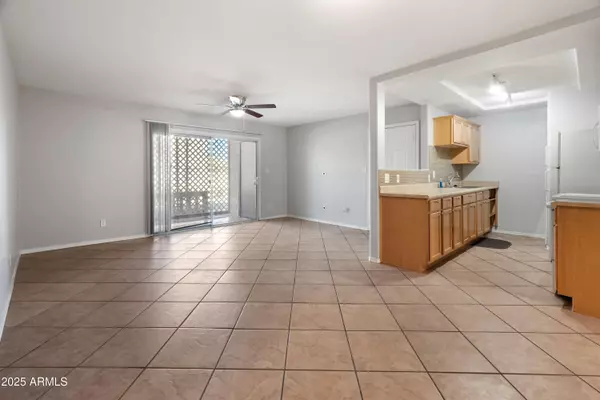 Phoenix, AZ 85021,2121 W ROYAL PALM Road #1013