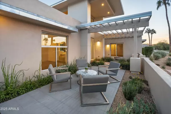 Phoenix, AZ 85028,4339 E Via Estrella Court