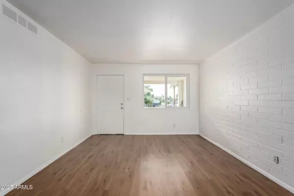 Phoenix, AZ 85014,4401 N 12TH Street #201