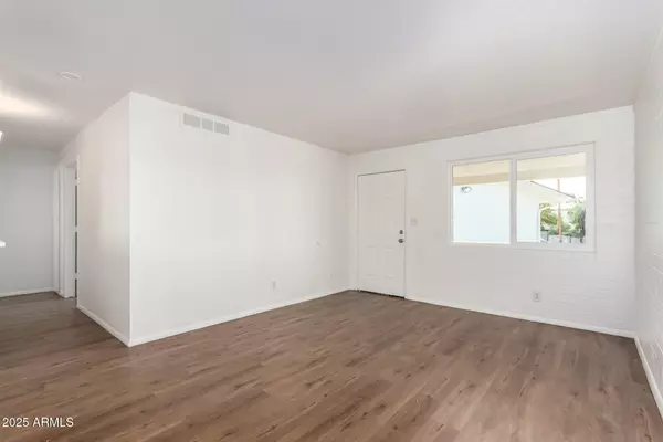 Phoenix, AZ 85014,4401 N 12TH Street #201