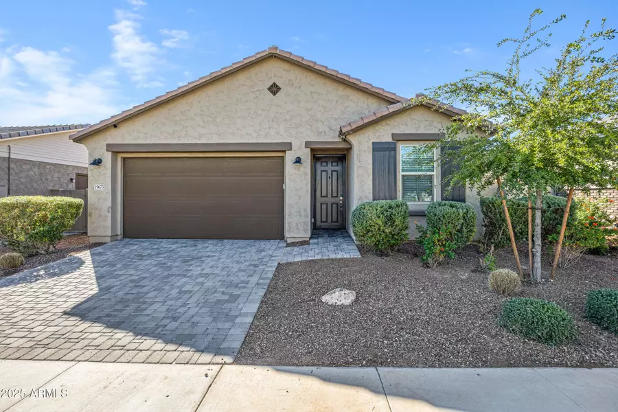 19673 W MONTECITO Avenue, Litchfield Park, AZ 85340