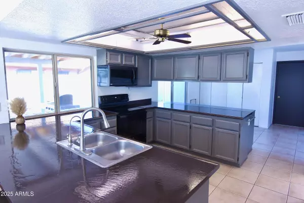 Phoenix, AZ 85053,16216 N 33RD Drive