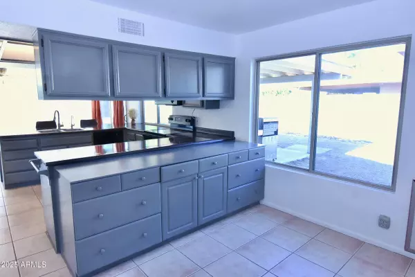 Phoenix, AZ 85053,16216 N 33RD Drive