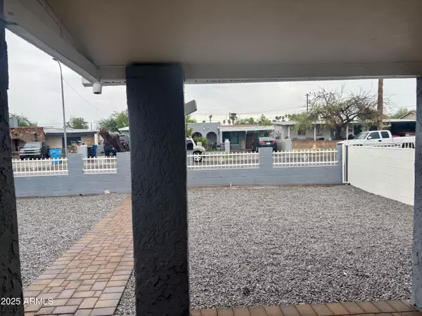 Phoenix, AZ 85041,6420 S 4TH Avenue