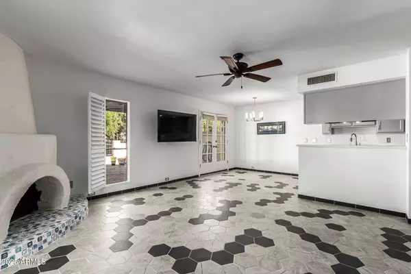 Phoenix, AZ 85044,8445 S 48TH Street #2