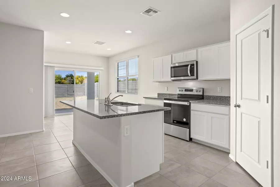 1312 W HESS Avenue, Coolidge, AZ 85128