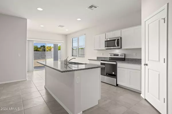 1312 W HESS Avenue, Coolidge, AZ 85128