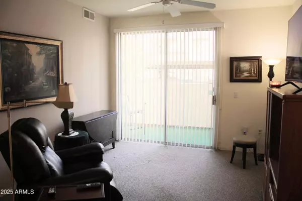 Phoenix, AZ 85014,3302 N 7TH Street #111