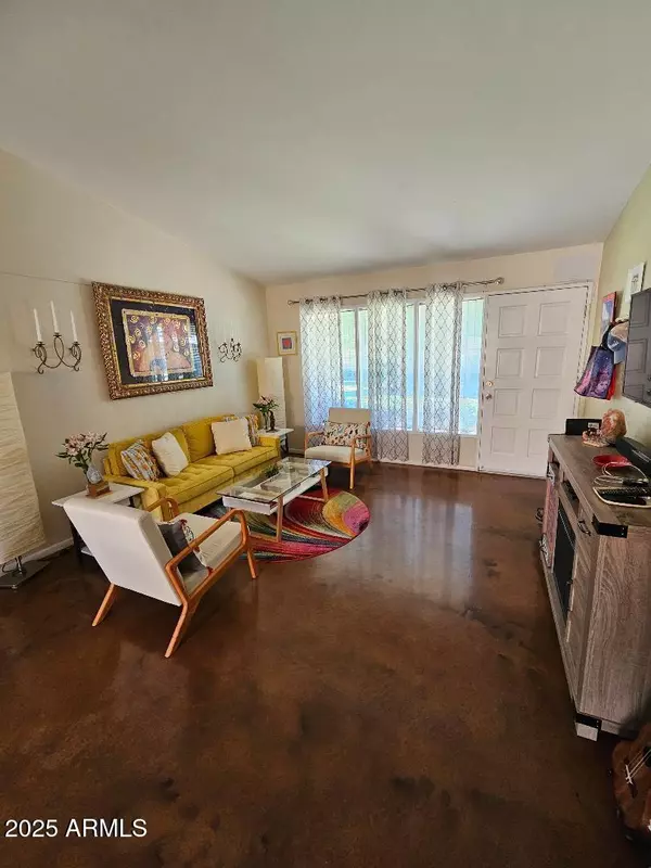 Phoenix, AZ 85014,1320 E Bethany Home Road #72