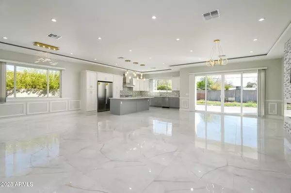 6729 N 13TH Street, Phoenix, AZ 85014