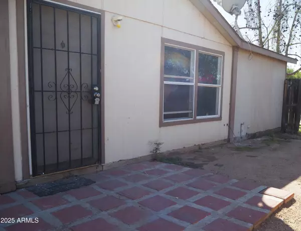 Phoenix, AZ 85042,7411 S 43RD Place