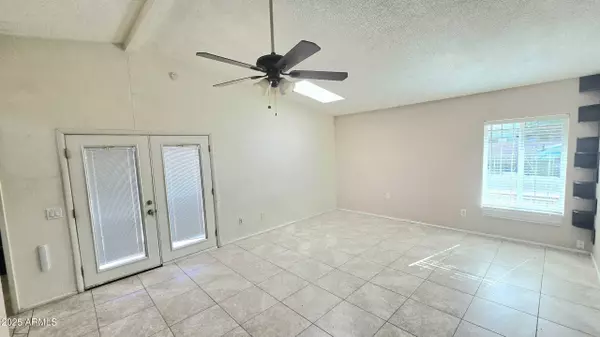 Phoenix, AZ 85023,2506 W CARIBBEAN Lane #10