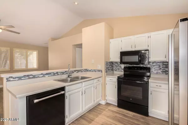 Phoenix, AZ 85032,3013 E BLUEFIELD Avenue