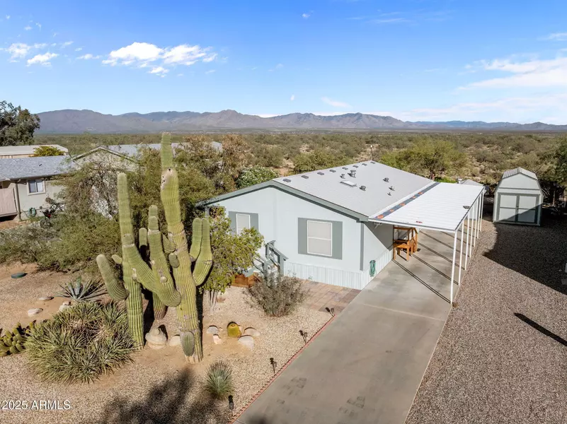 30823 S VAGABOND Trail, Congress, AZ 85332