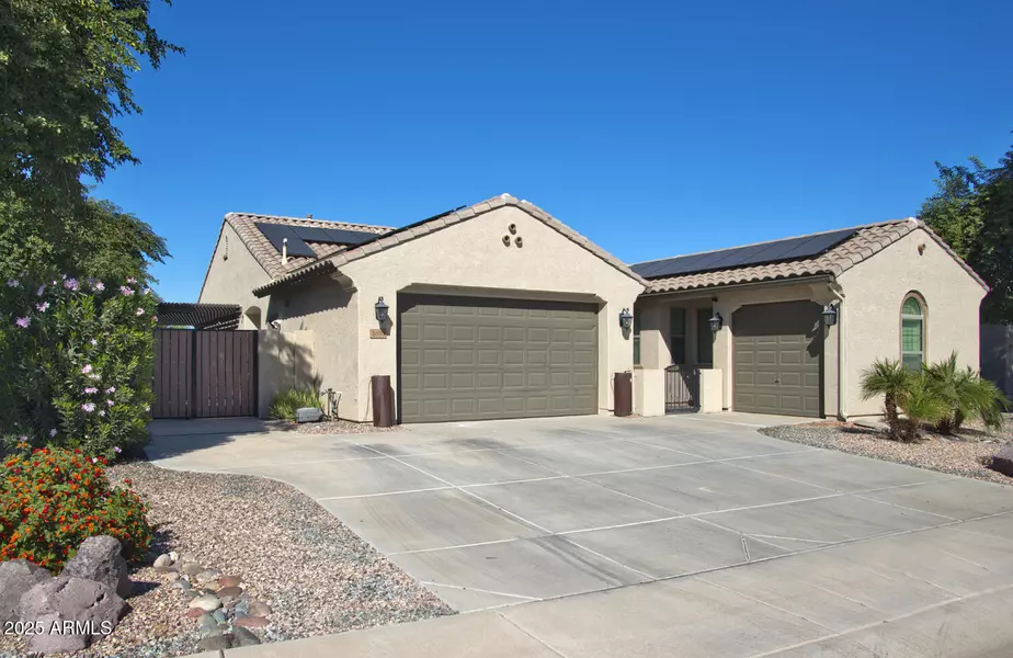 1690 E NIGHTINGALE Lane, Gilbert, AZ 85298