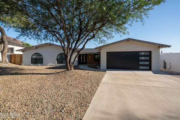 Phoenix, AZ 85016,2439 E LINCOLN Circle