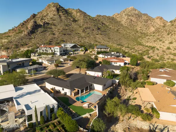 2439 E LINCOLN Circle, Phoenix, AZ 85016